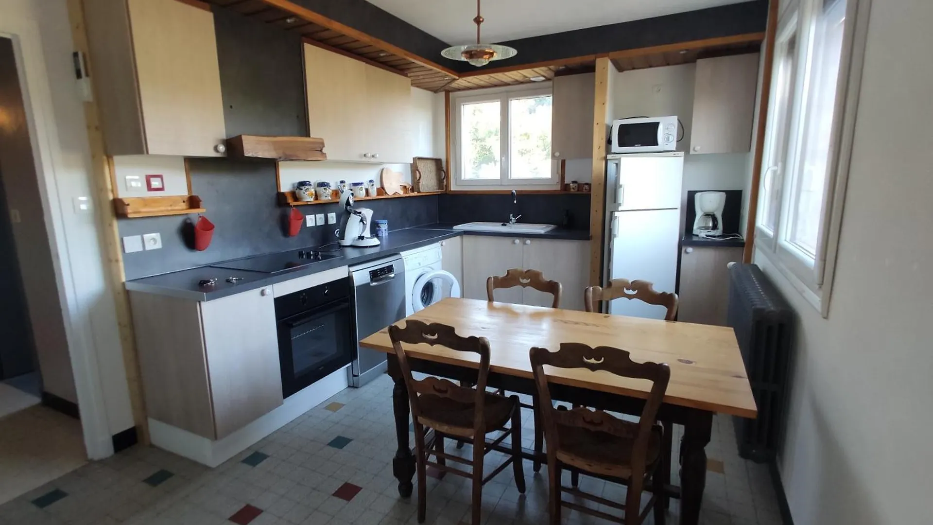 Appartement Le Petit Prince Privas 0*,  France